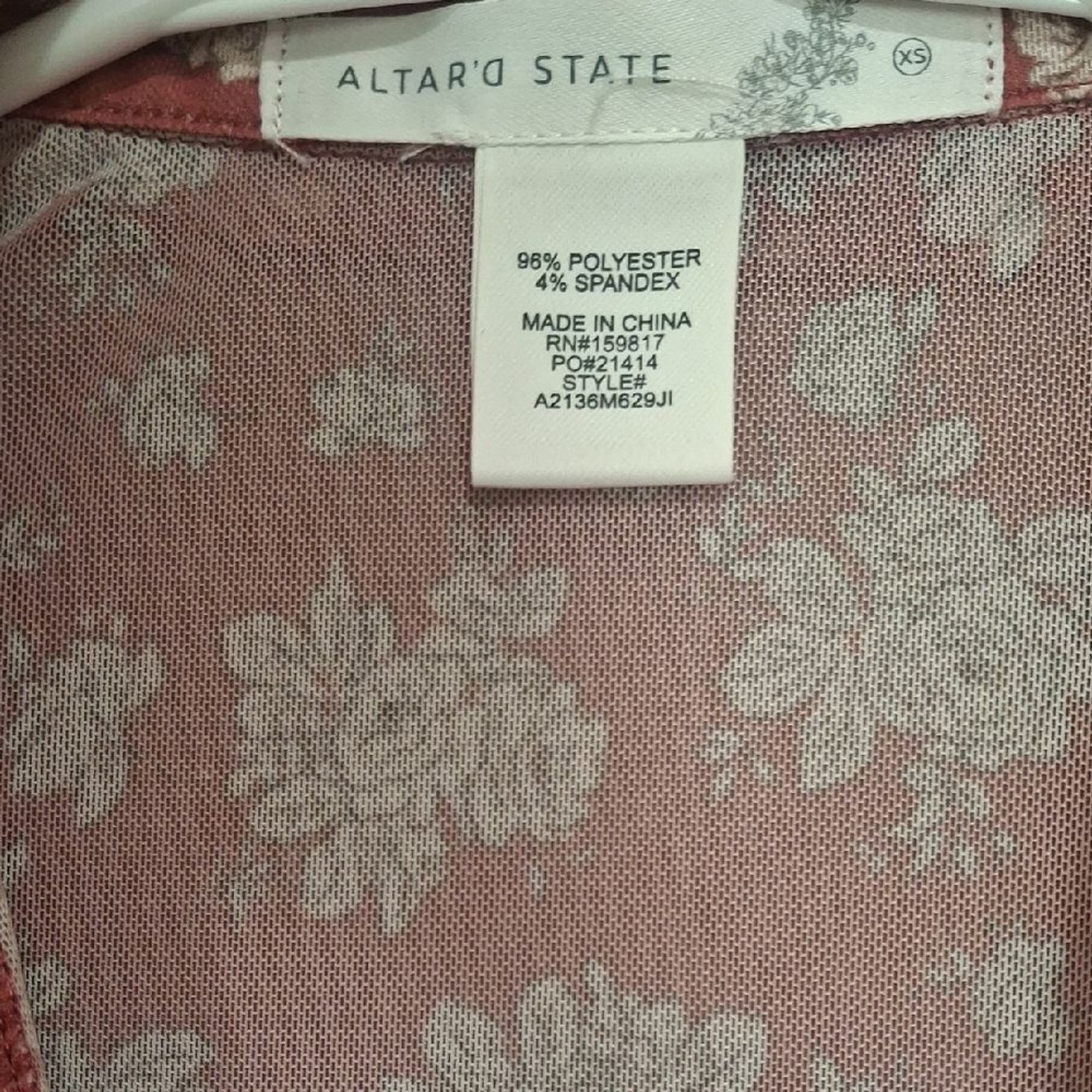 Altar’d State Wome’s Red Ruched Long Sleeve Blouse Size XS