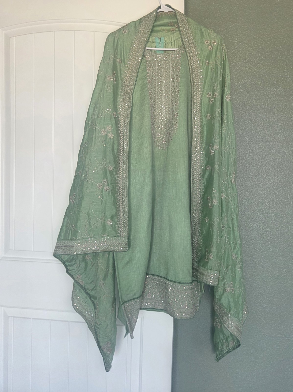 Indian Pakistani Tradition Designer Shalwar Kameez Embroidery Silk Chinnon Dress