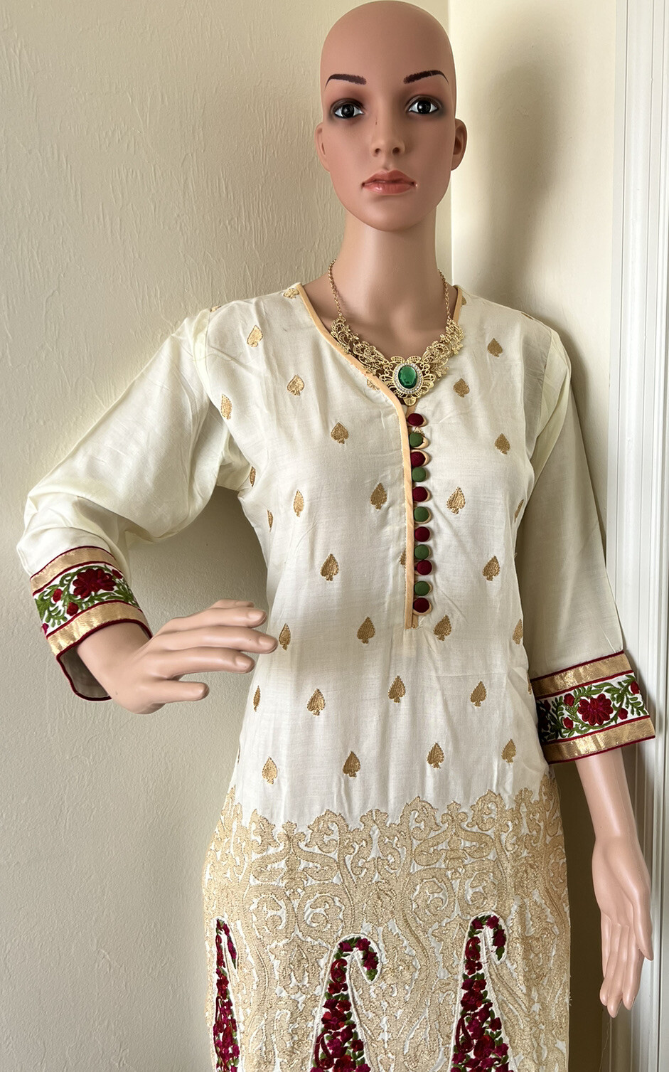 Indian/pakistani salwar Embroidered Rayon kameez Size 40” In White & Beige.
