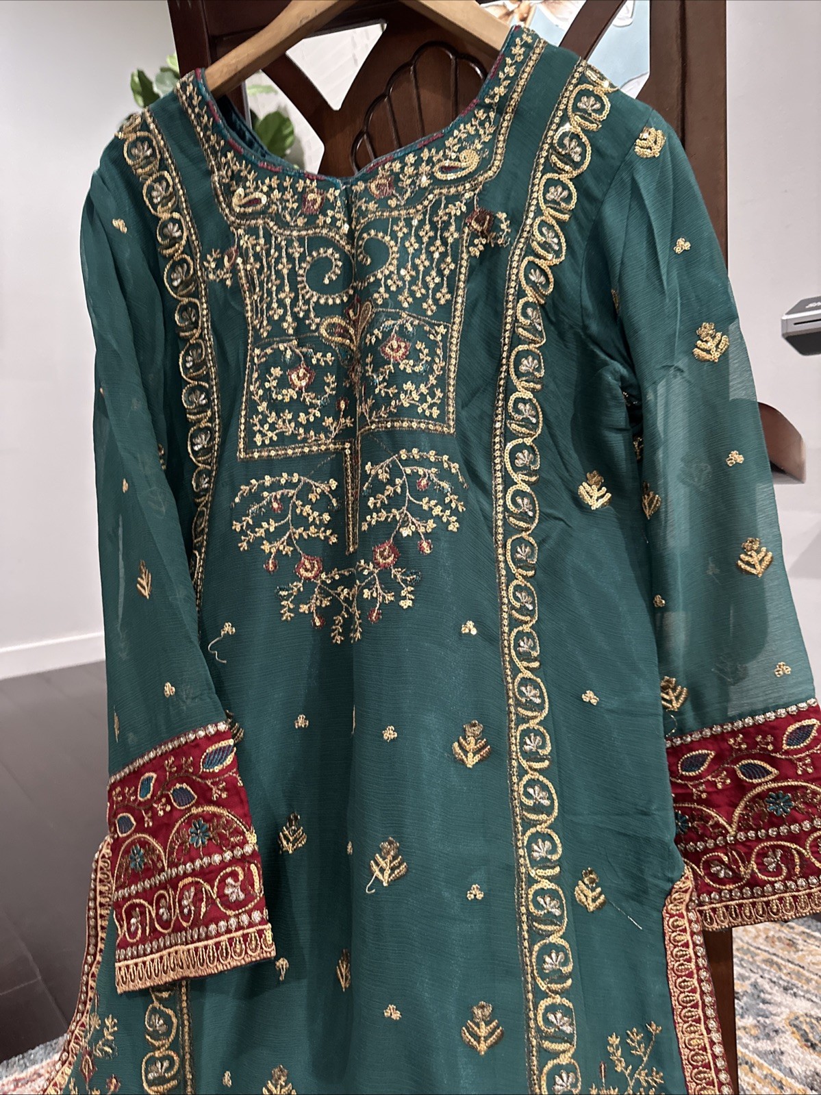 Indian Pakistani Chiffon Salwar Kameez Size L Back And Front Neck Embroidery