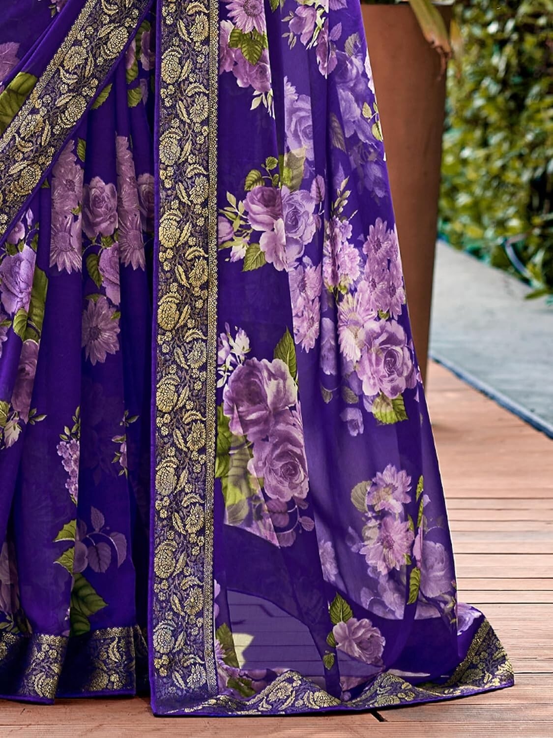 Women’s Floral Georgette Lace Border Saree With Unstitched Blouse Piece