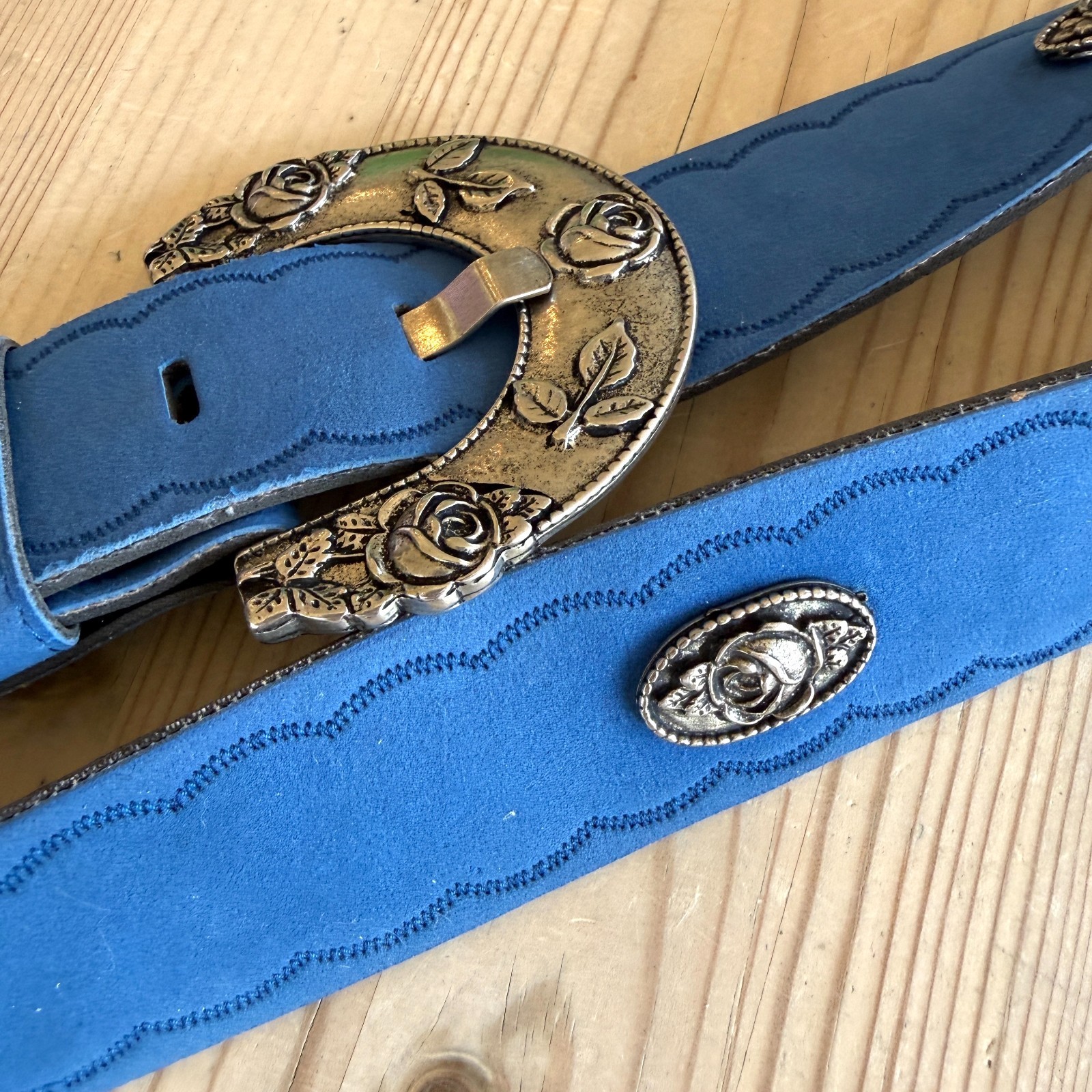 Pretty Norwegian Bunad festdrakt Belt with metal fastener 34″ + buckle