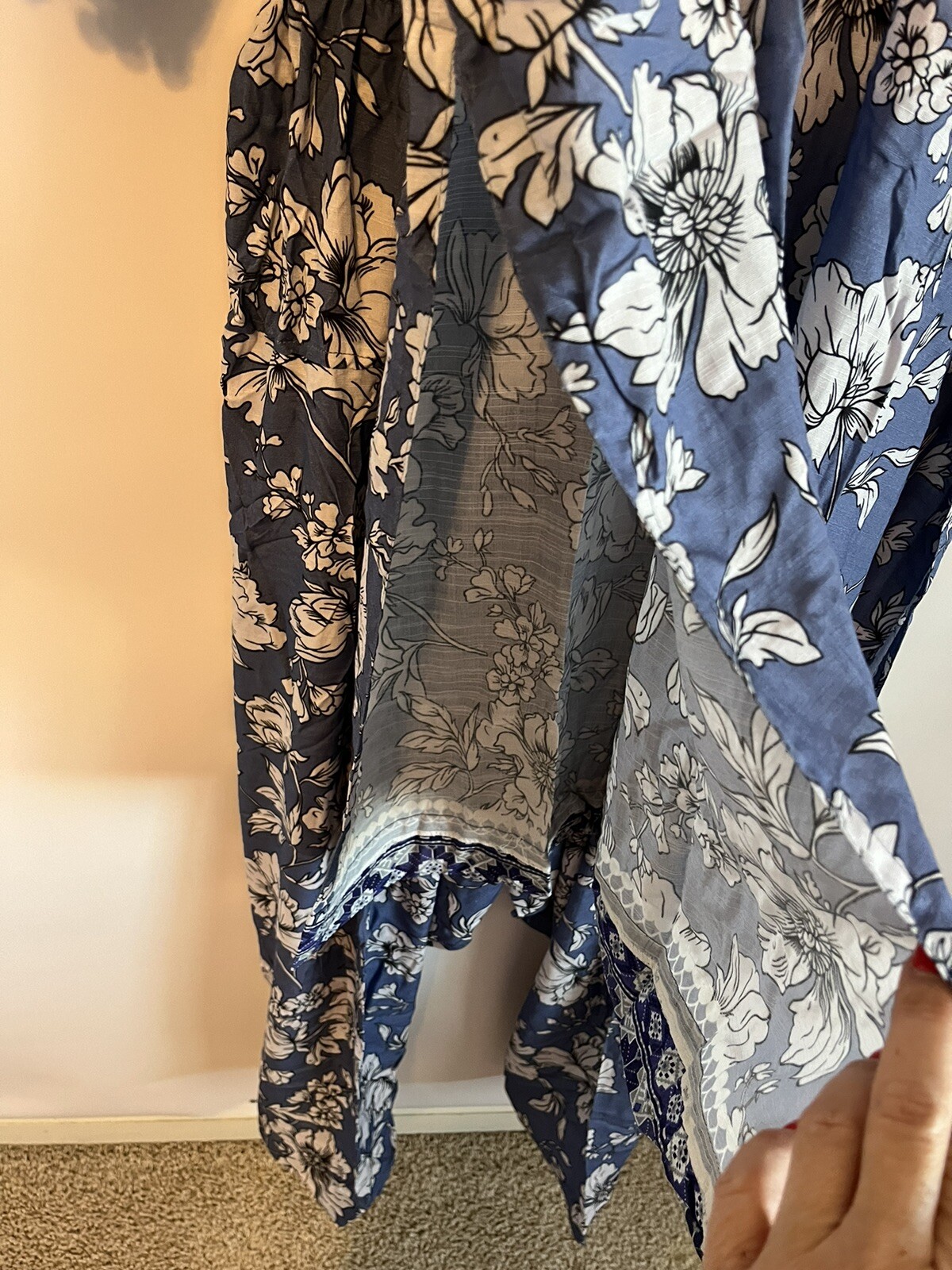 So Kamal Original 3 pc Linen Digital Print Shirt, Trouser, & Duppata. NEW