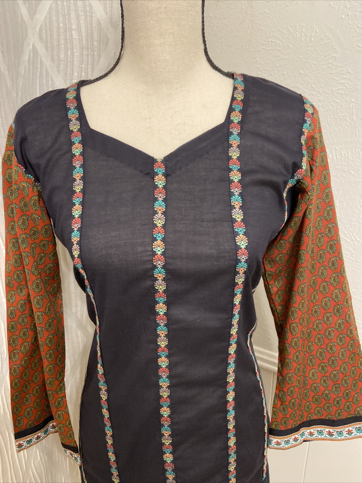 pakistani Indian shalwar kameez Two Piece.Brand Alkaram,Fabric Lawn,Brand New.