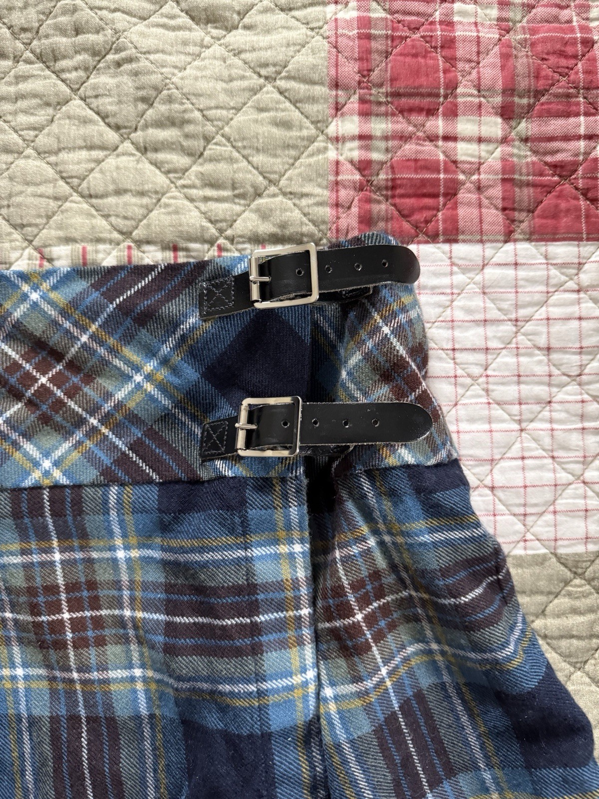 Lochcarron of Scotland 100% Pure New Scottish Wool Holyrood Tartan Mini Kilt