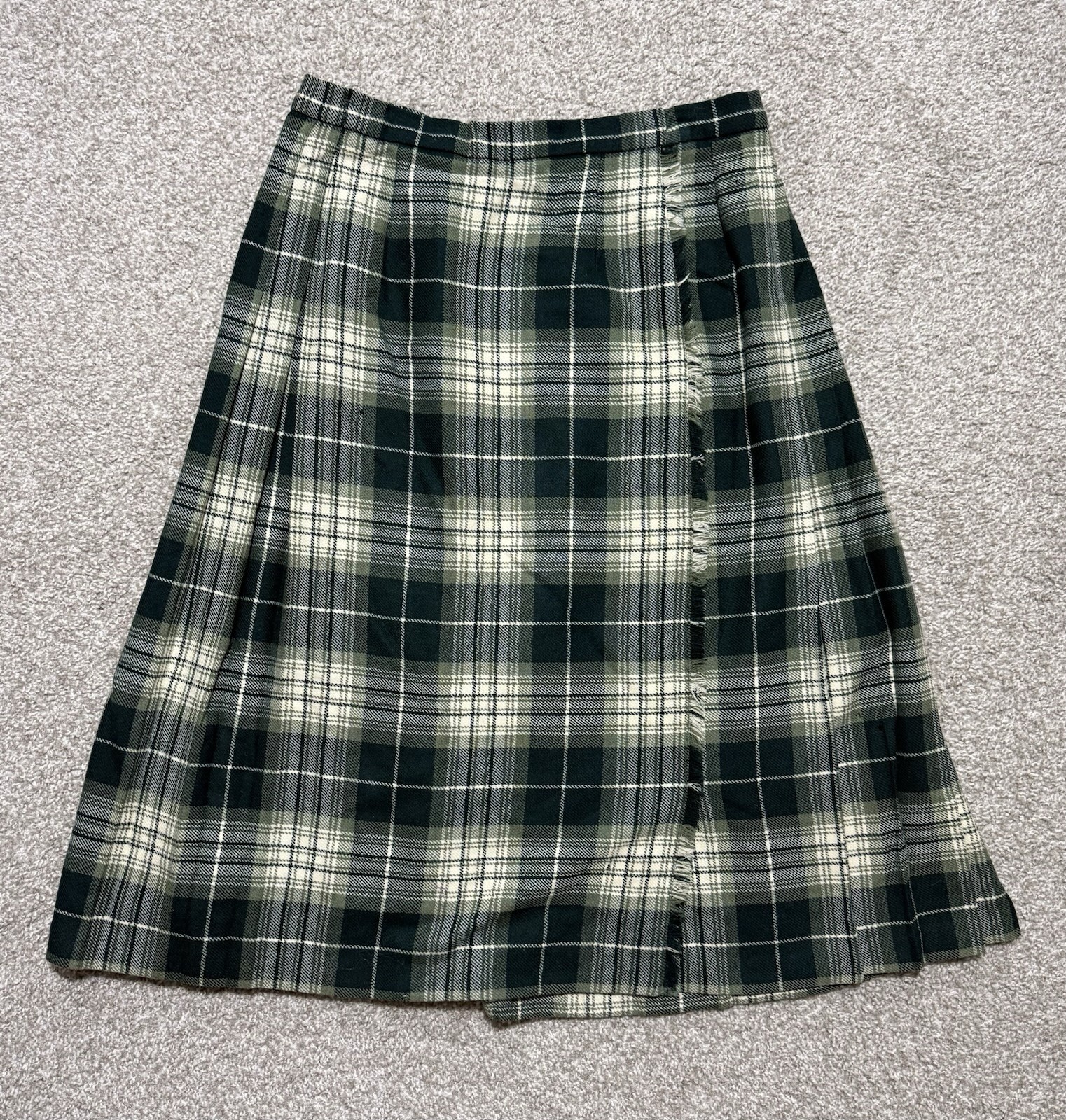 VTG Scottish Sportswear Green Tartan plaid Pure New Wool Kilt Made In Scotland