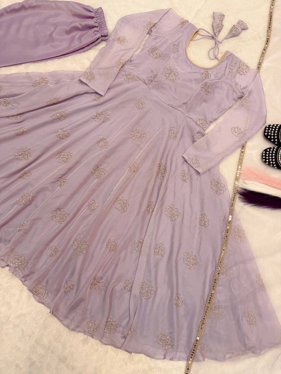 Latest Tabby Organza Purple Salwar Kameez With Net Dupatta For Functional Wear