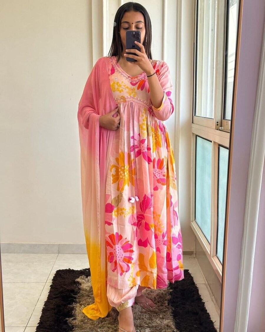 INDIAN DESIGNER MUSLIN DIGITAL PRINT WITH EMBROIDERY WORK ALIA CUT TOP 3pc 🩷 🩷