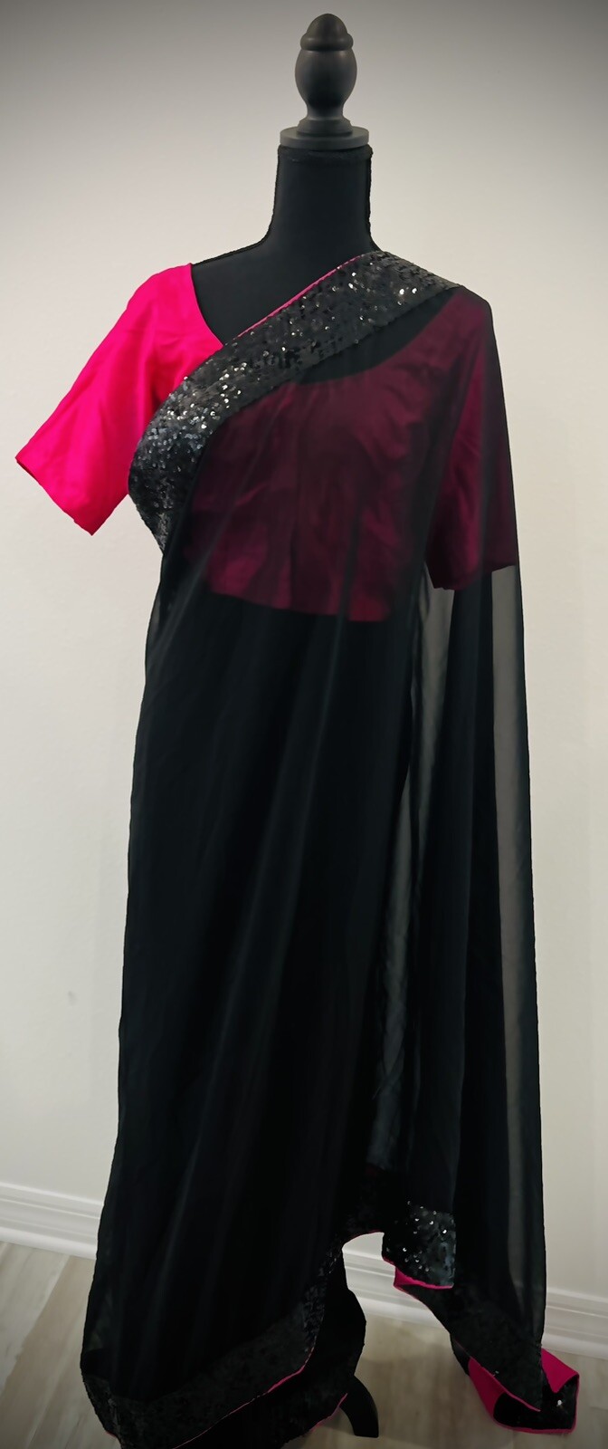 saree with stitched blouse and paiti Cort