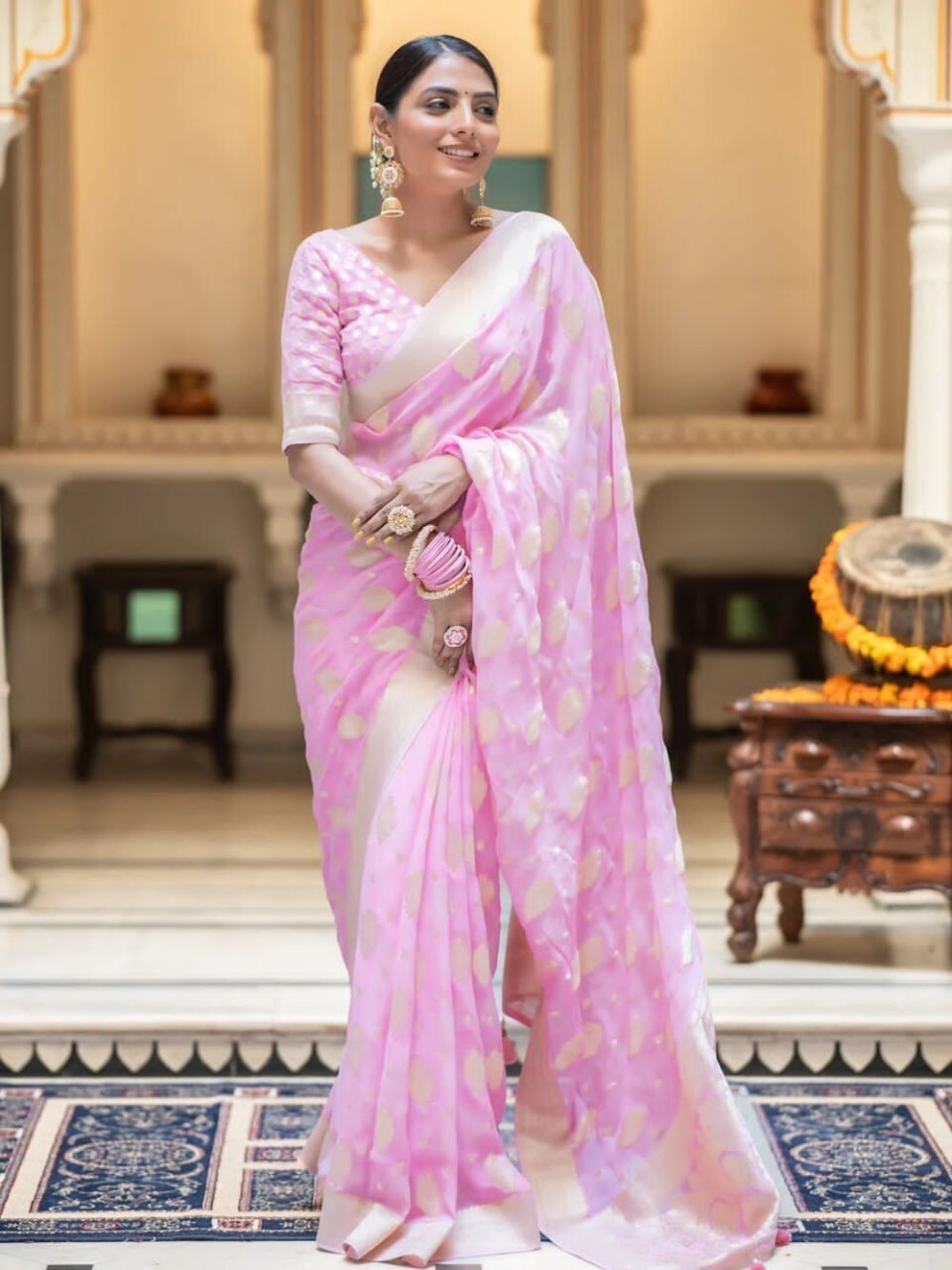 Woven Kanjivaram Pure Silk, Silk Blend Saree (Pink)