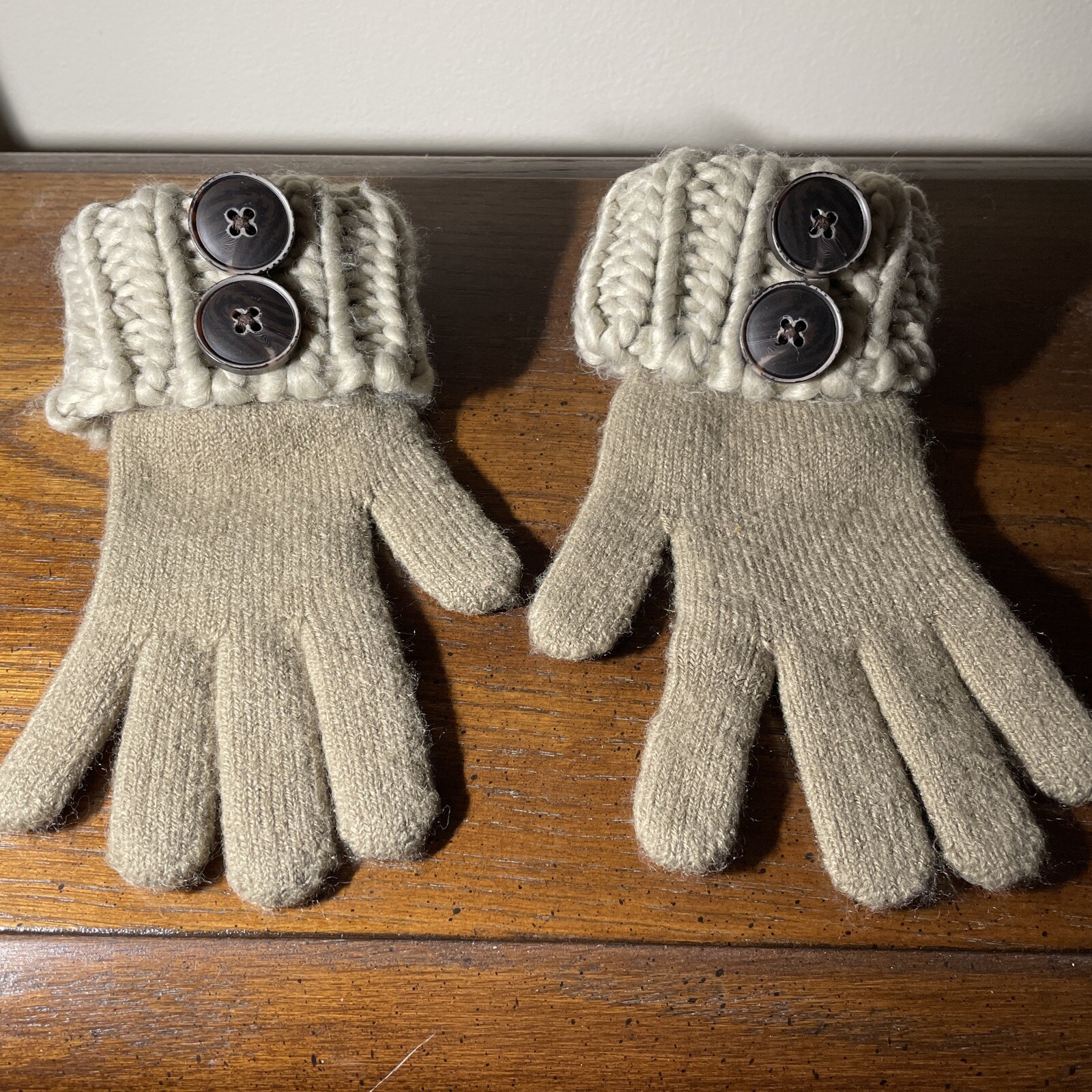 Simply Noelle Fireside Gloves in Birch (Taupe) NWOT