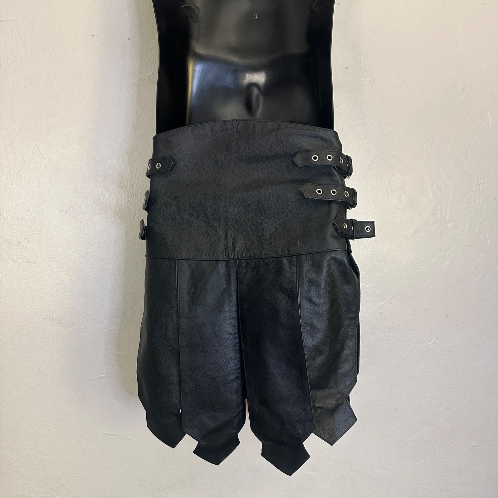 Leathermasters Custom Gladiator Kilt 31-38″ waist adjustable 22″ drop