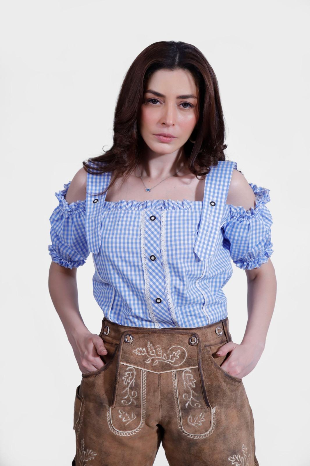 Emma Stone Lederhosen Outfit