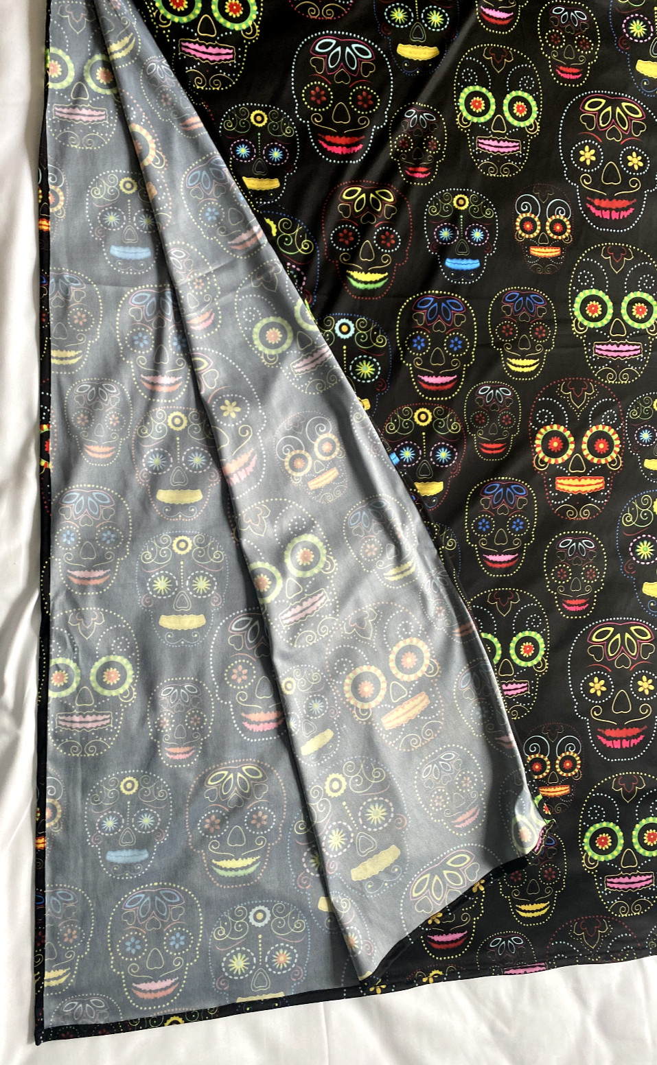 Kaftan Black Skulls Day of the Dead Halloween Skulls Men’s Unisex New Mexico Hip