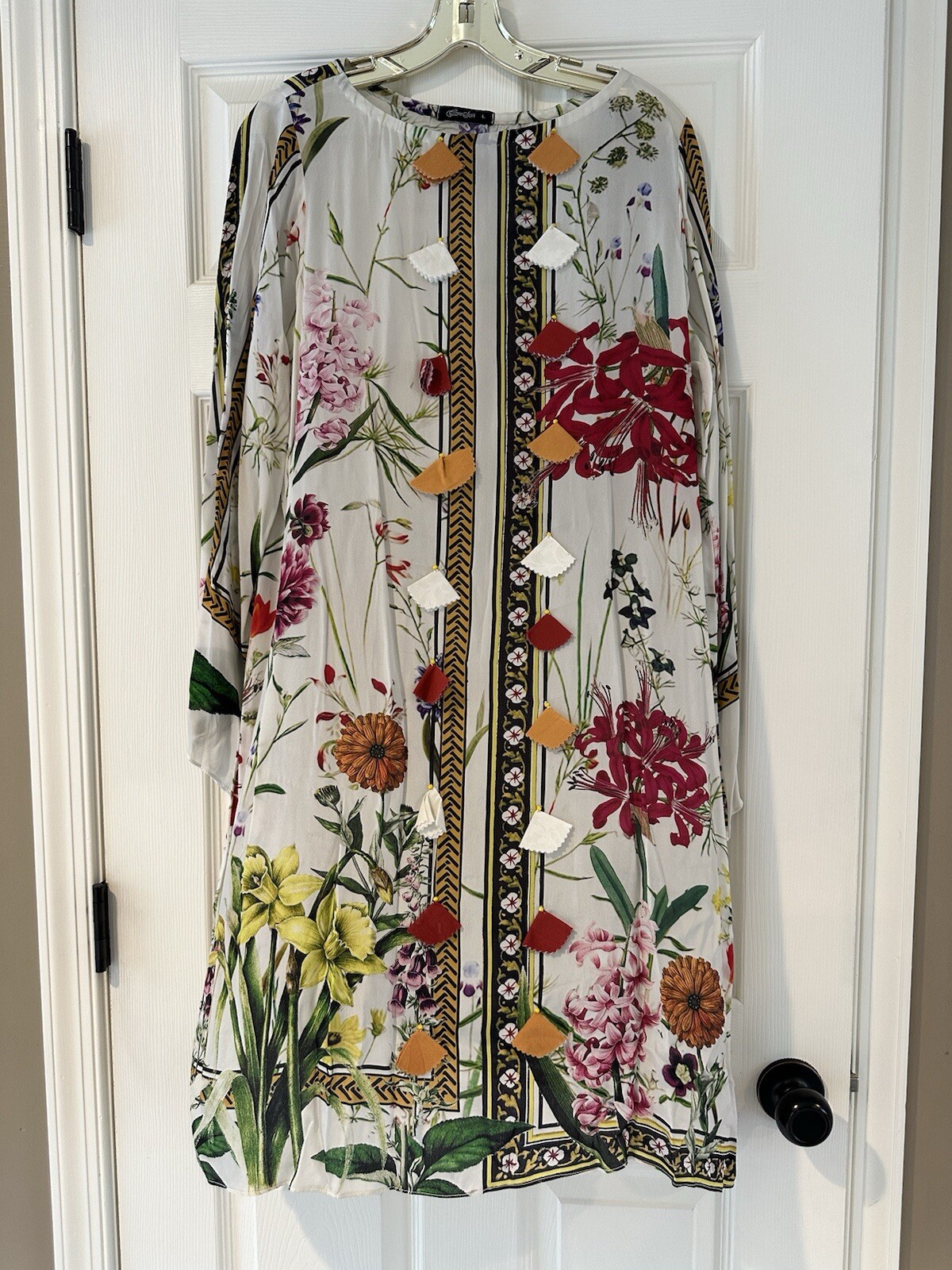 CROSS STITCH Long Loose Fit Digital Print Silk Floral Kurta Kameez (Large)