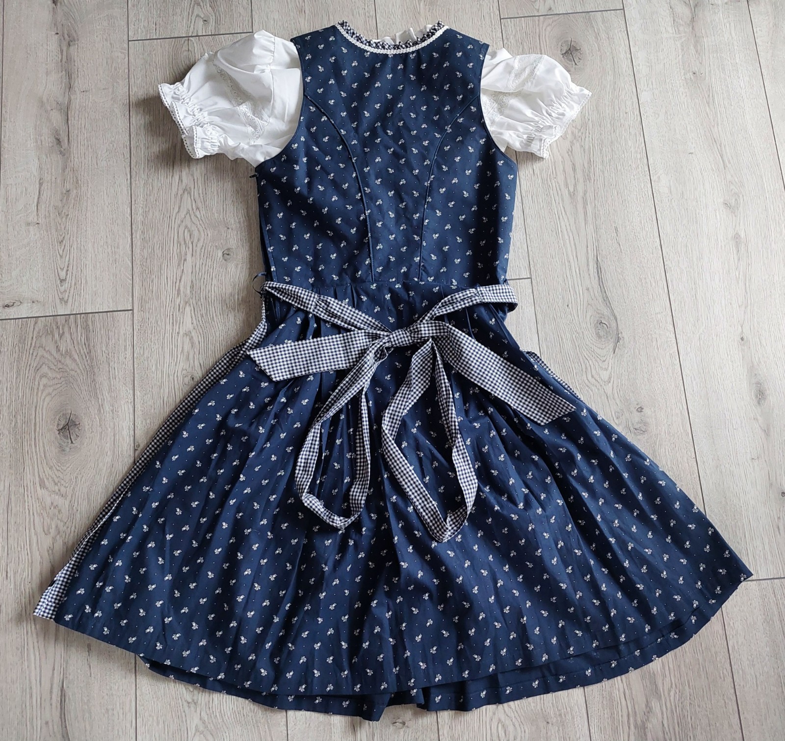 Dress with a blouse Austrian German Traditional, VTG, LANDHAUS, 38 eur, new