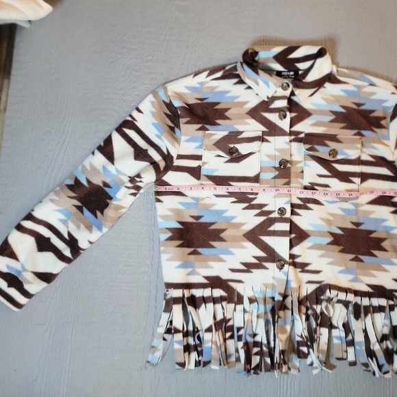Aztec fringe Shacket brown, blue & cream. P2P is 21.5 inches best for a M/L A-23