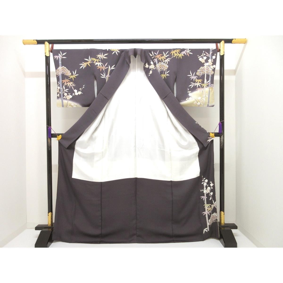 Authentic Japanese Kimono, Yuzen dyeing with gold leaf and embroidery, grada…