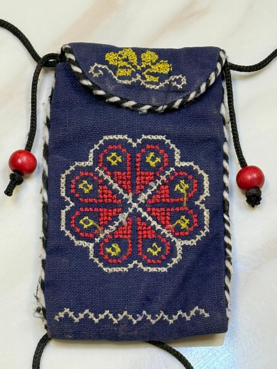 Handmade Palestinian Embroidered Pouch – Traditional Tatreez Drawstring Bag