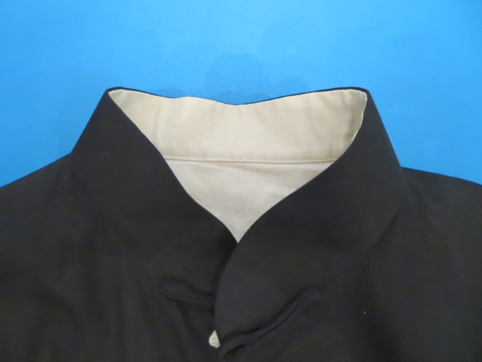 MINIYE Men’s Chinese Tang Jacket. Black & Tan Reversible. ~32″ L X 27″ W. WornWT
