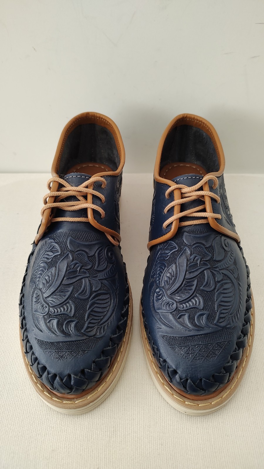 Artesano Cuture Shoes Women US 6 Hand tooled Black Leather Loafers Lace Up New
