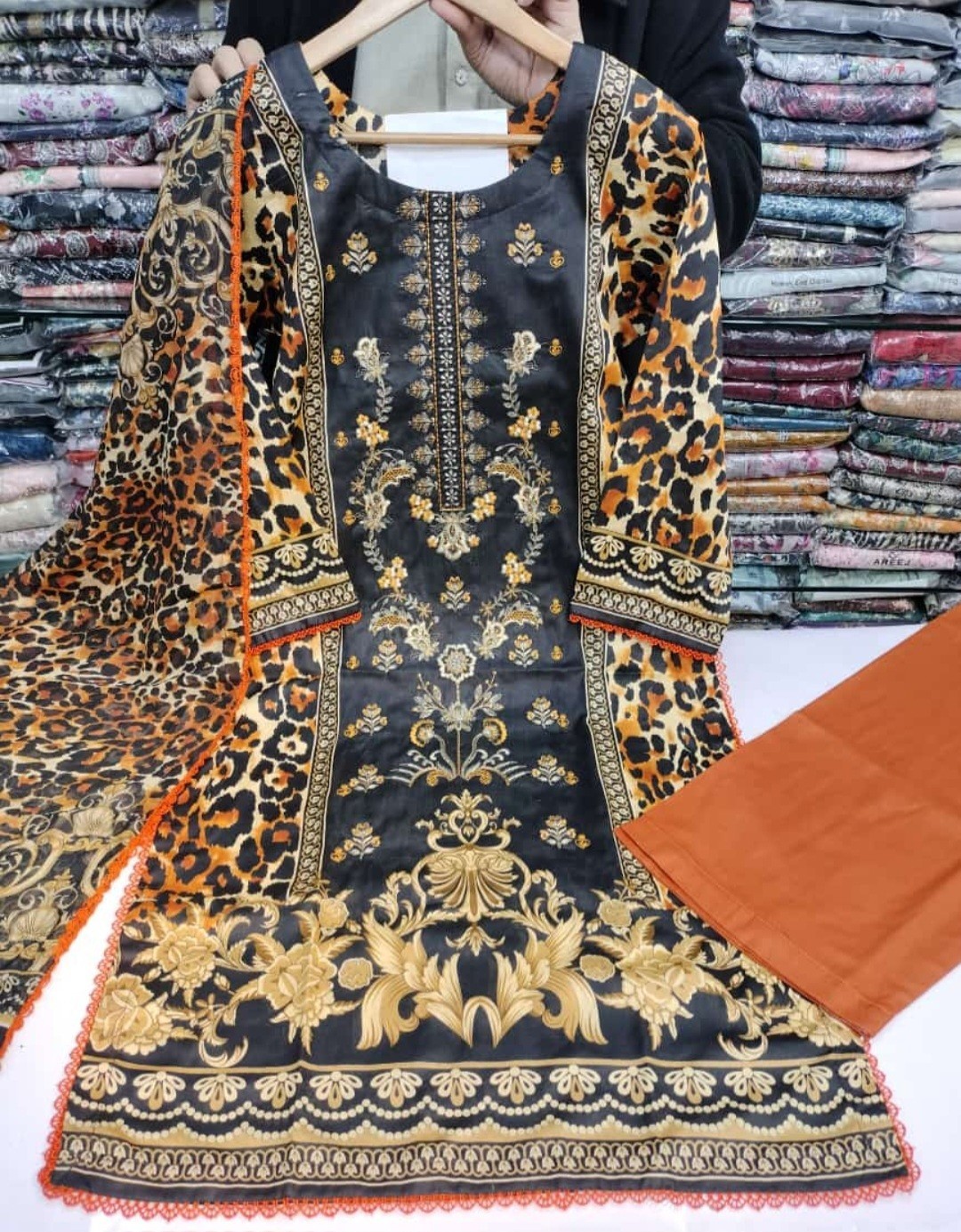 Printed And Embroidered Lawn dress In 3XL SIZE CHEST 26