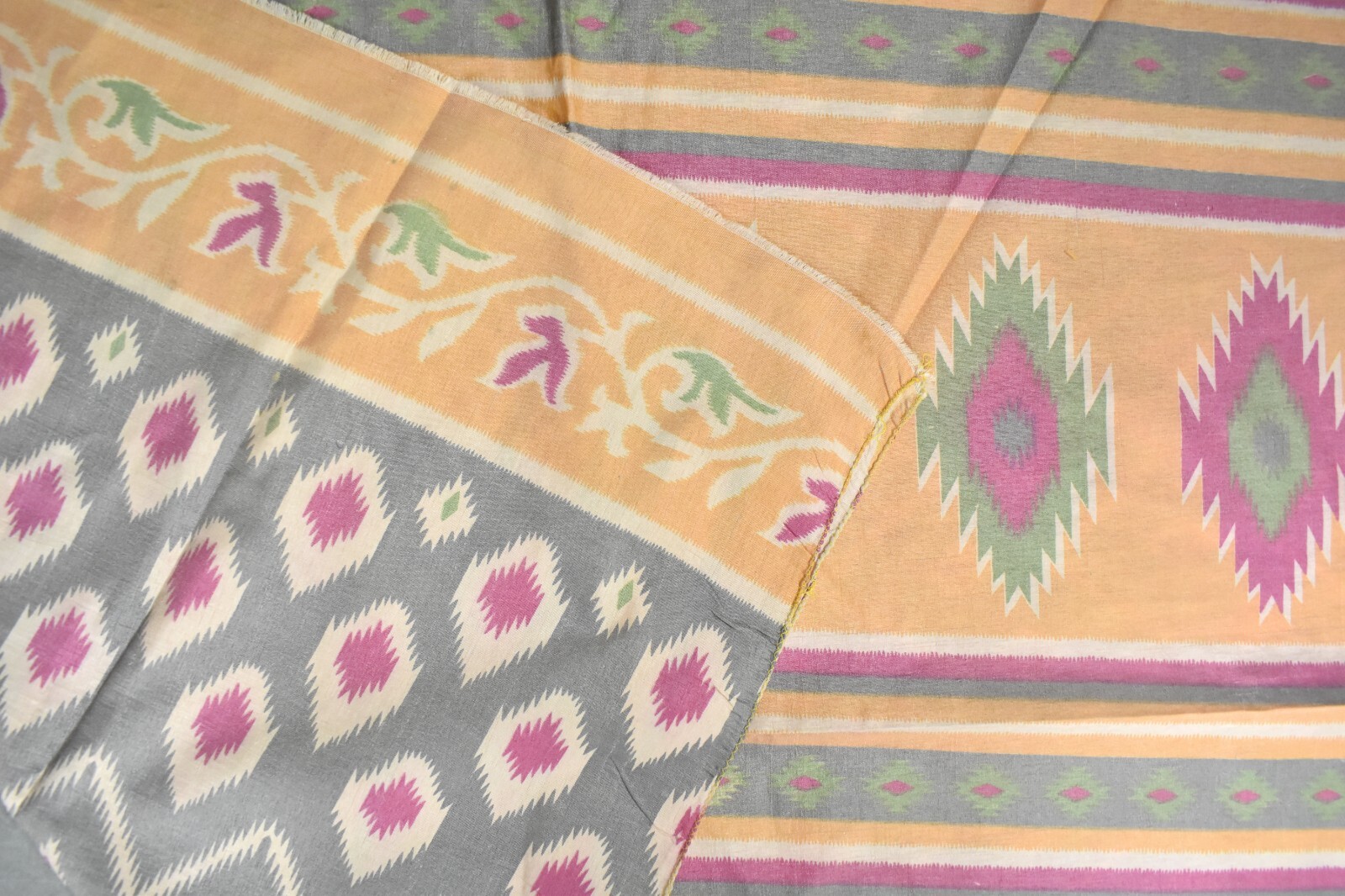 FNC Vintage Saree Gray Sambhalpuri Hand Woven Ikat Printed Silk Sari Fabric 5YD