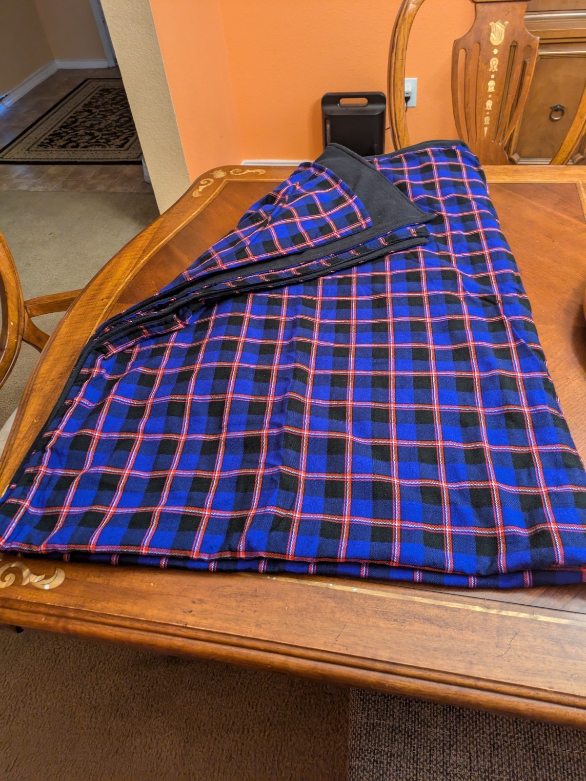 Checked maasai shuka/throw blanket/sarong/picnic blanket/traditional clothing