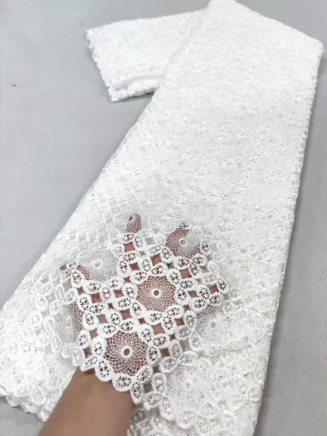 Latest Design Cord Lace African Guipure Embroidery Mesh Design Wedding Sewing