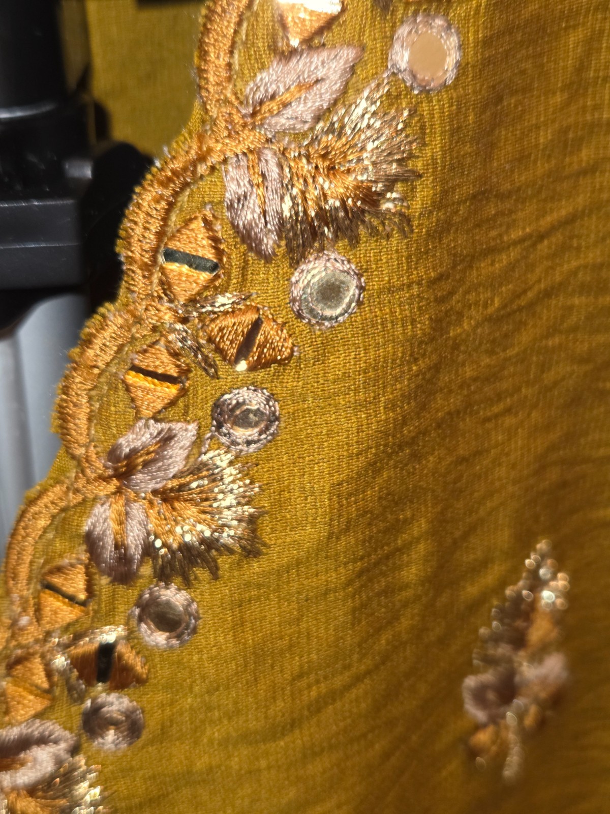 Kurta Straight Mustard Yellow with Flower Embroidery Size Womens Large Large