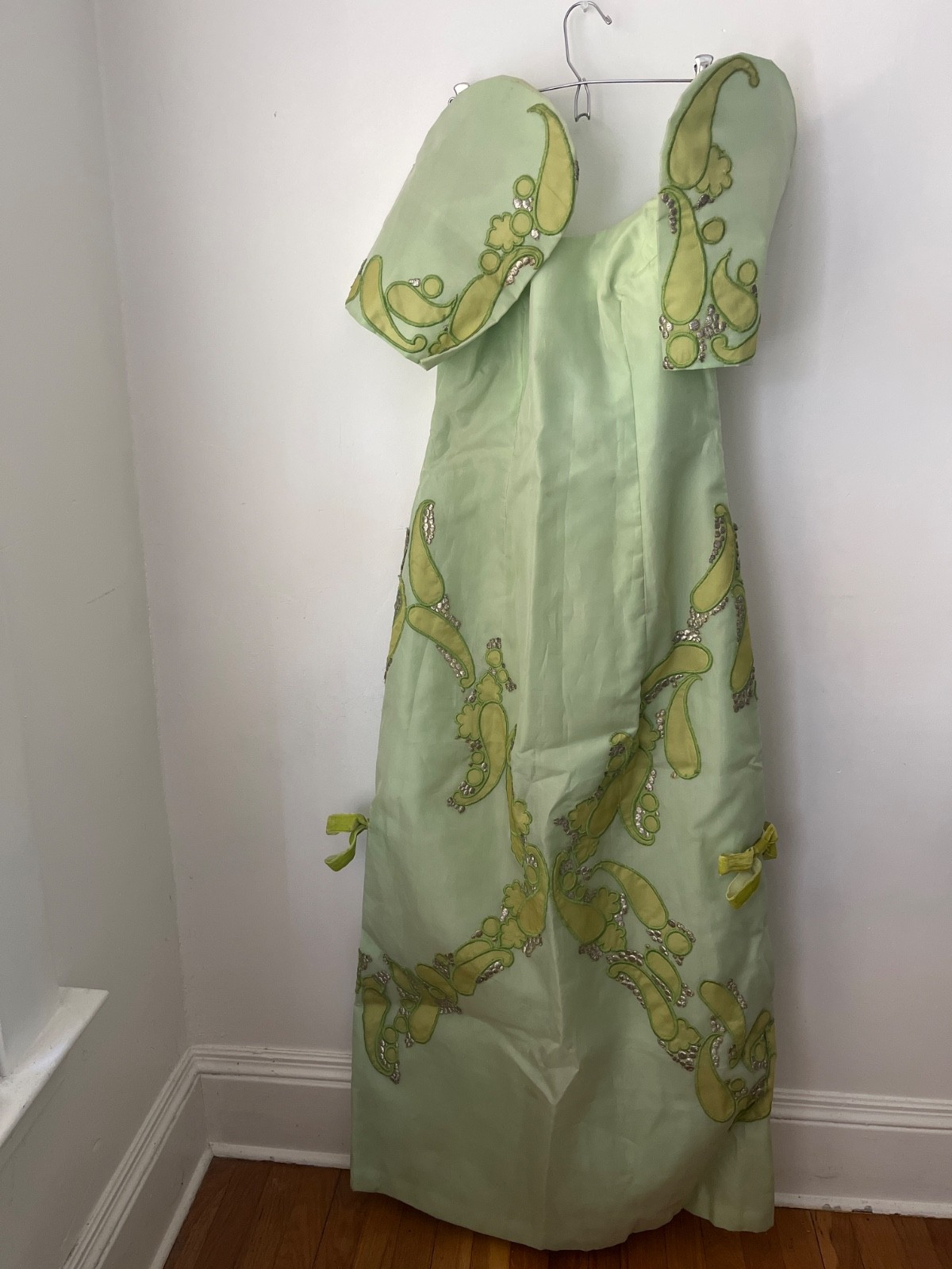1960-1970 Filipiniana Mestiza Gown Hand Embroidered Pale Green Philippines 36″Ch