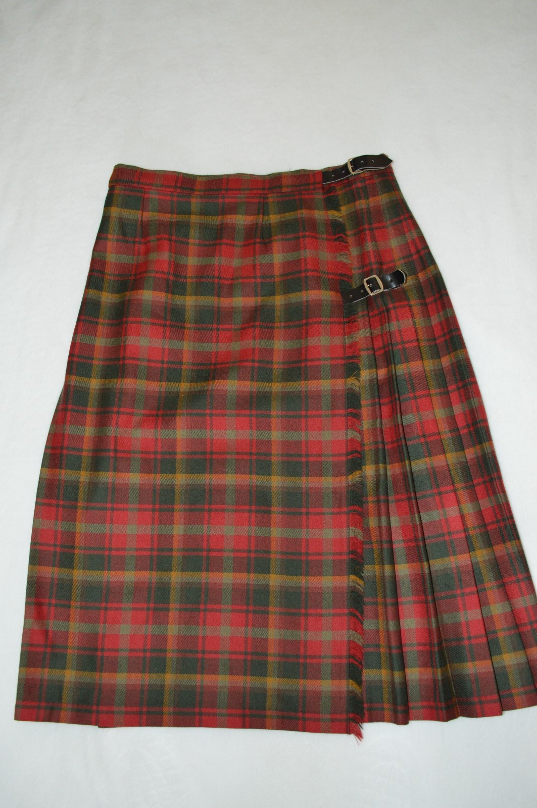 THE SCOTTISH LION Plaid Wool Kilt Canadian Maple Leaf Tartan – 30 – Scotland