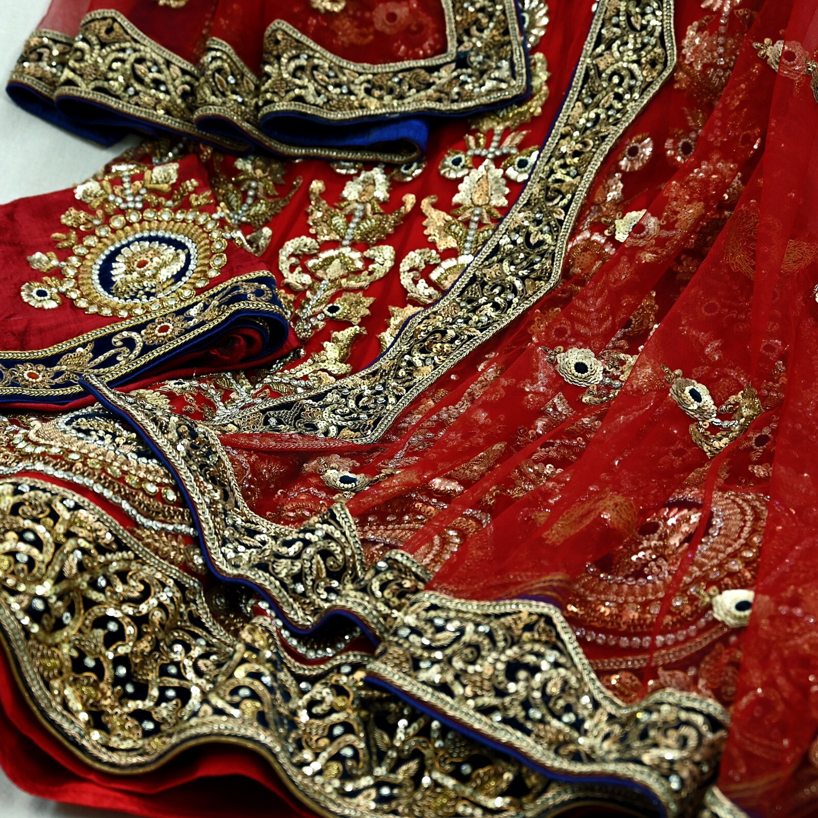 Indian Heavy Red Net Hand Embroidered Designer Anamika Khanna Lehenga 3pcs Set