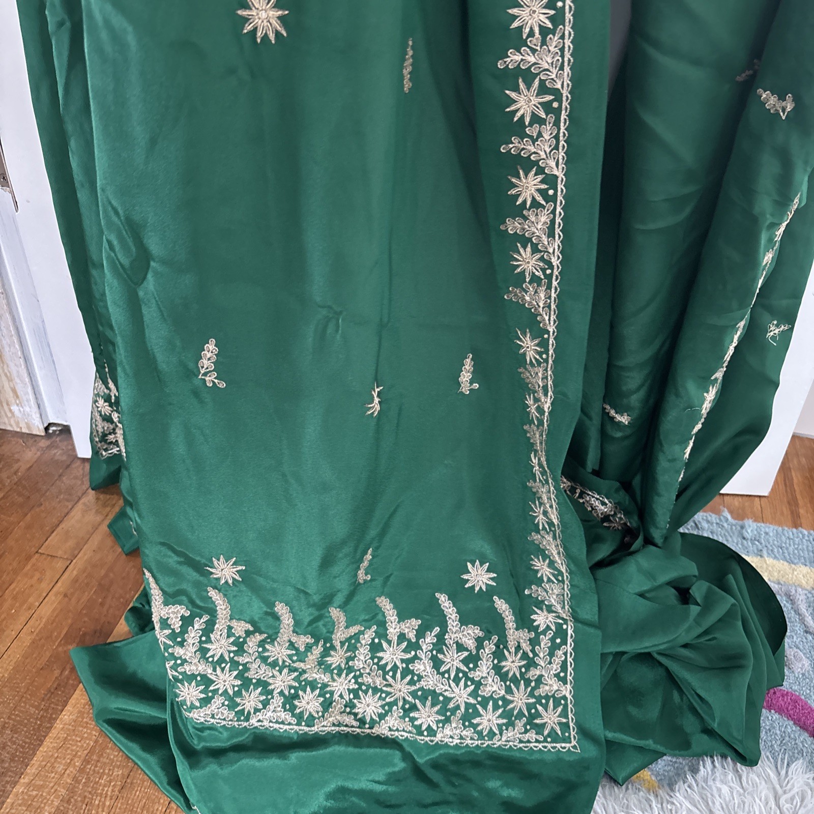 Beautiful Emerald Green Sarees Sari Fabric LONG gold and Silver Embroidery