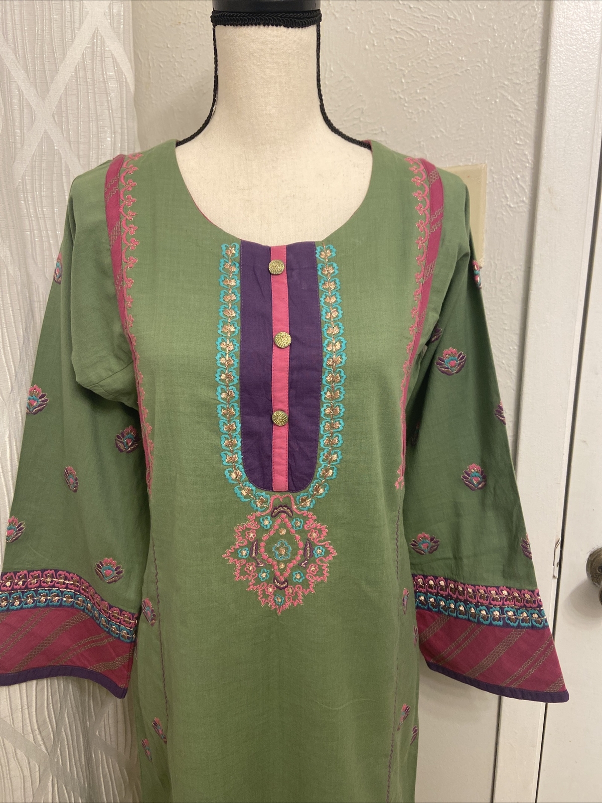 Pakistan Indian Three piece Suit.Shirt Is A-line Style.Brand Genration.