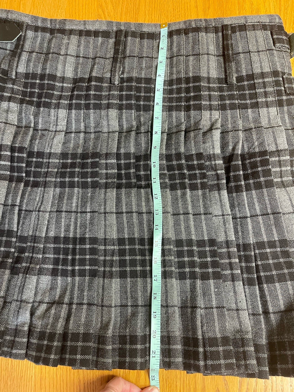 Atlanta Kilt Men’s Acrylic Wool Black Gray Tartan 6 To 8 Yards Scottish Waist 48