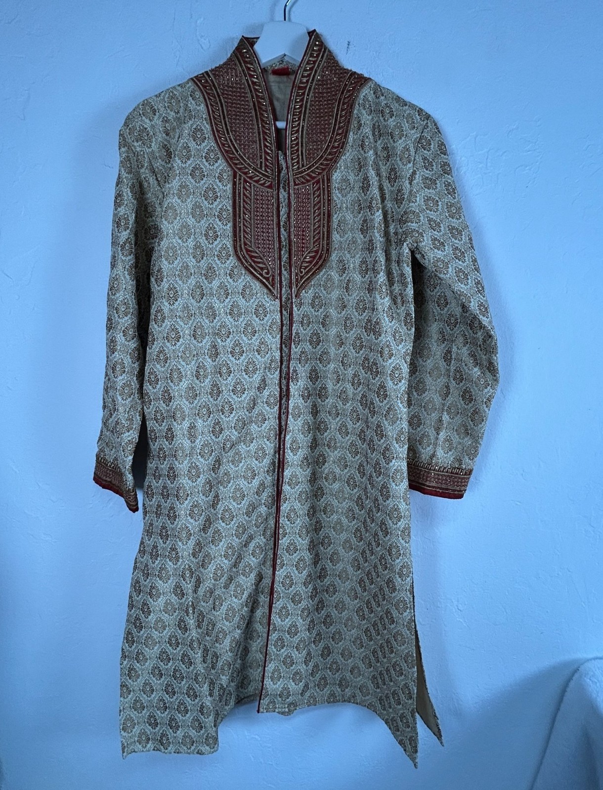 Ethnic Neu-ron Mens Beige Sherwani Traditional Indian Wedding Outfit Gold Maroon