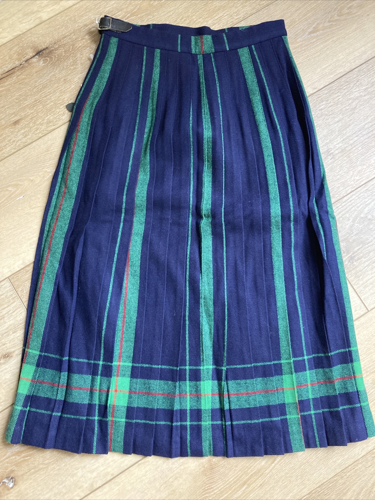 GLENISLA Scotland Wool Kilt Pleated Wrap Midi Skirt Plaid Buckle Size 8 SEE MEAS