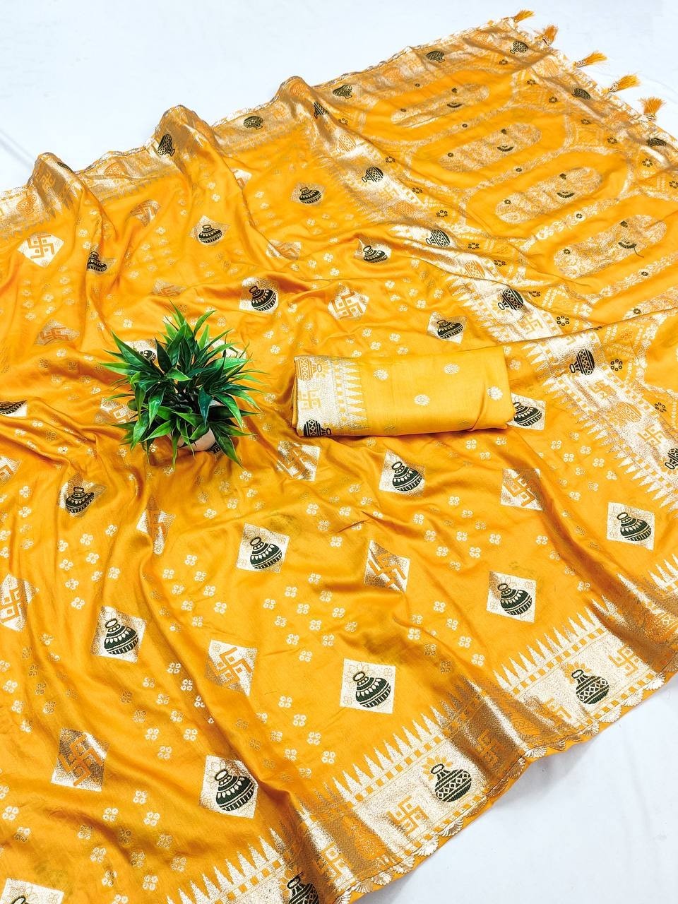 Soft Banarasi Silk Women Sari Meenakari Weaving Indian Designer Sari Traditional