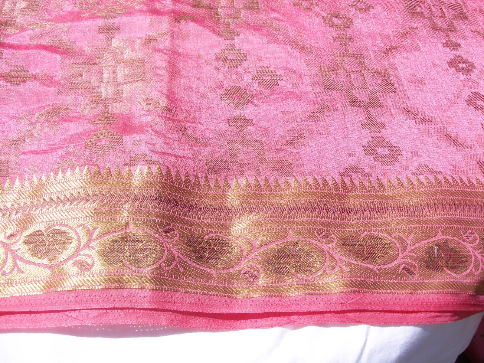 NEW SILK SARI WITH ZARI AND PINK COLOR
