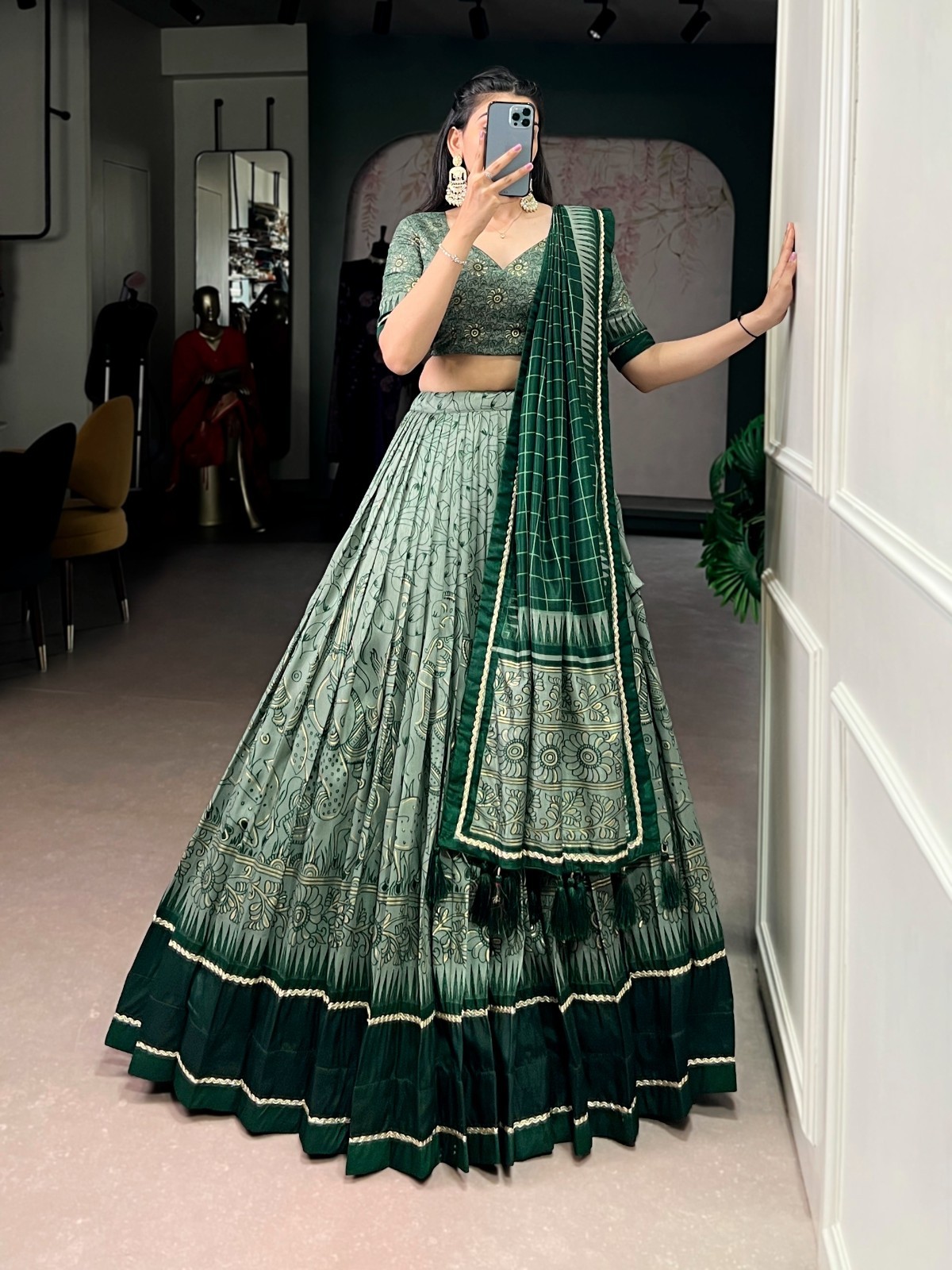 PAKISTANI WEAR BOLLYWOOD DESIGNER LEHENGA CHOLI LEHNGA INDIAN WEDDING PARTY EID