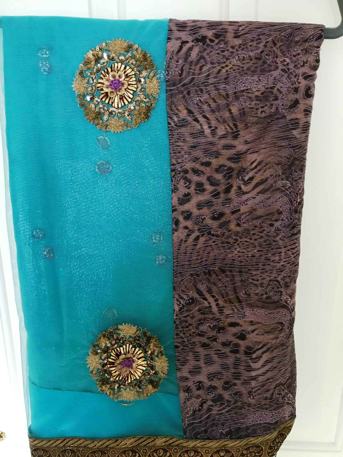 Elegant Turquoise Saree Bronze Embroidery Work & Leopard Print – With Blouse