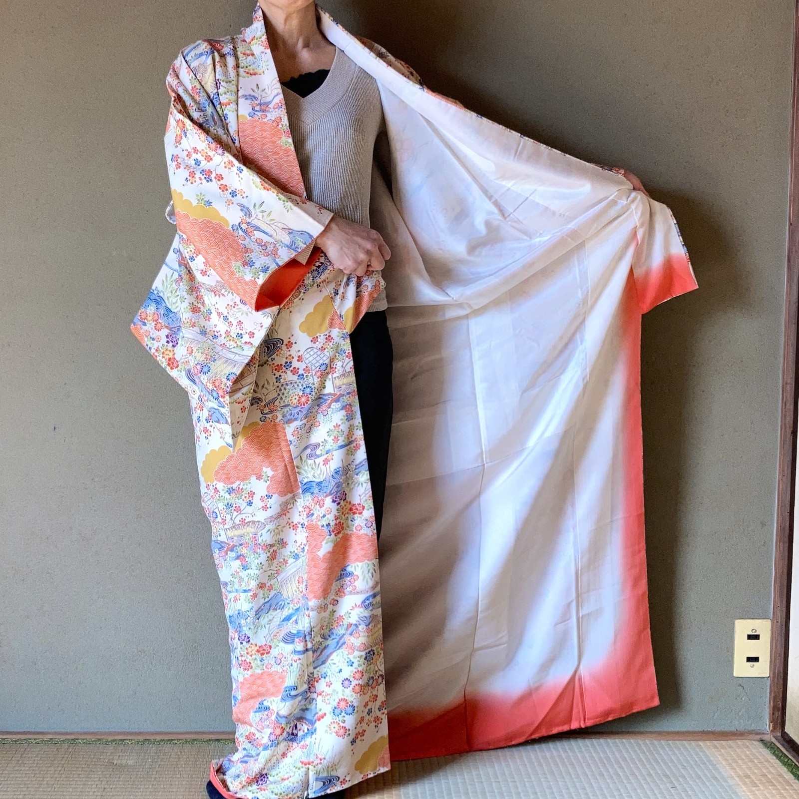 Vintage Silk Komon Kimono Cream Chirimen Stream Floral Seigaiha Pattern Japan