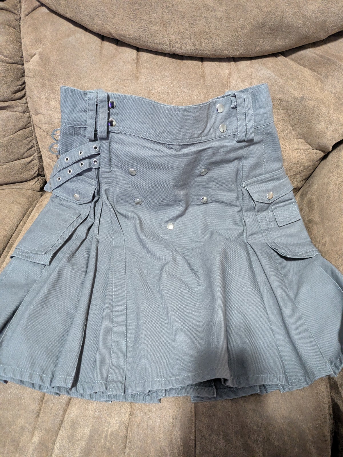 Utilikilts Pleated Kilt Adult 32 Cargo Pockets USA Larp Scottish Grey