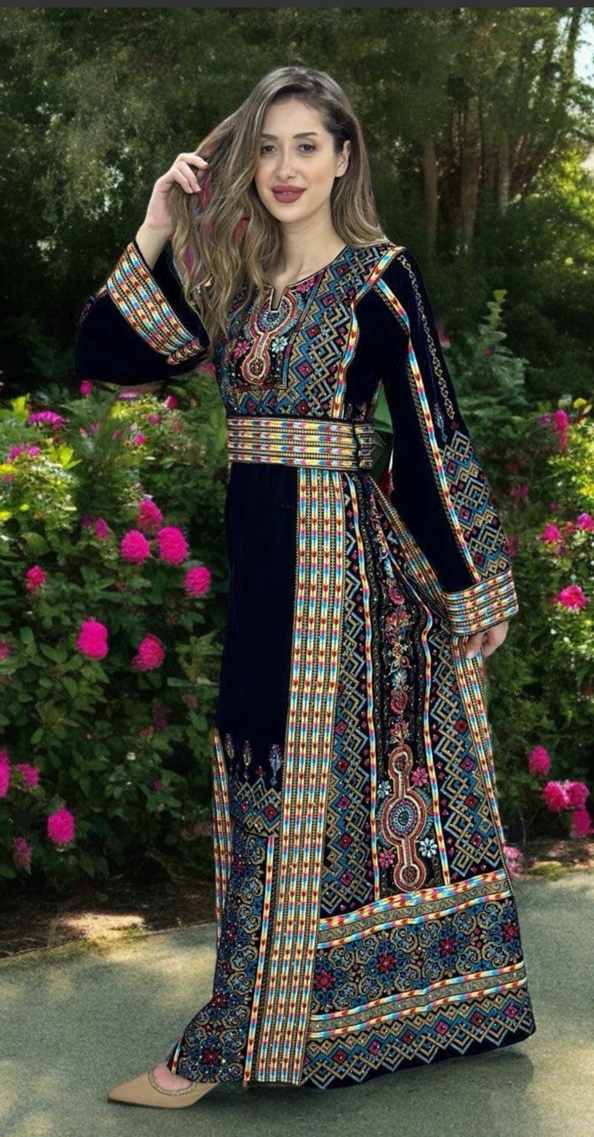 VELVET BEAUTY – VERY HIGH QUALITY EMBROIDERED PALESTINIAN STYLE THOBE