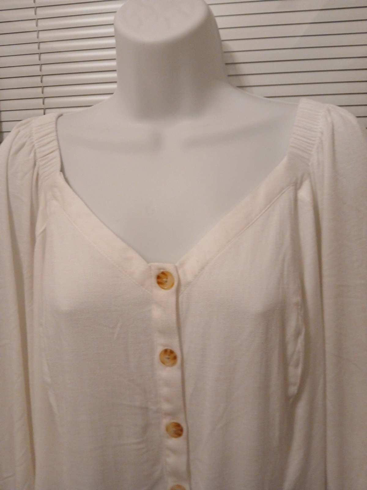 Torrid white cotton/ rayon blouse women size 3/ 3X