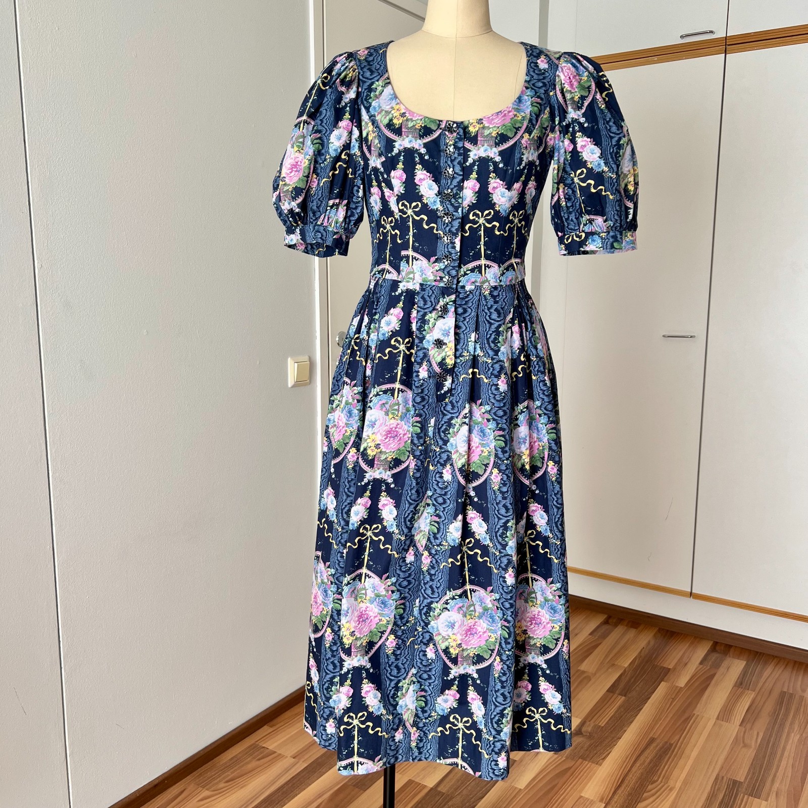 SPORTALM Floral Bavarian Trachten Dress Austrian Folk Alpine Oktoberfest Dirndl