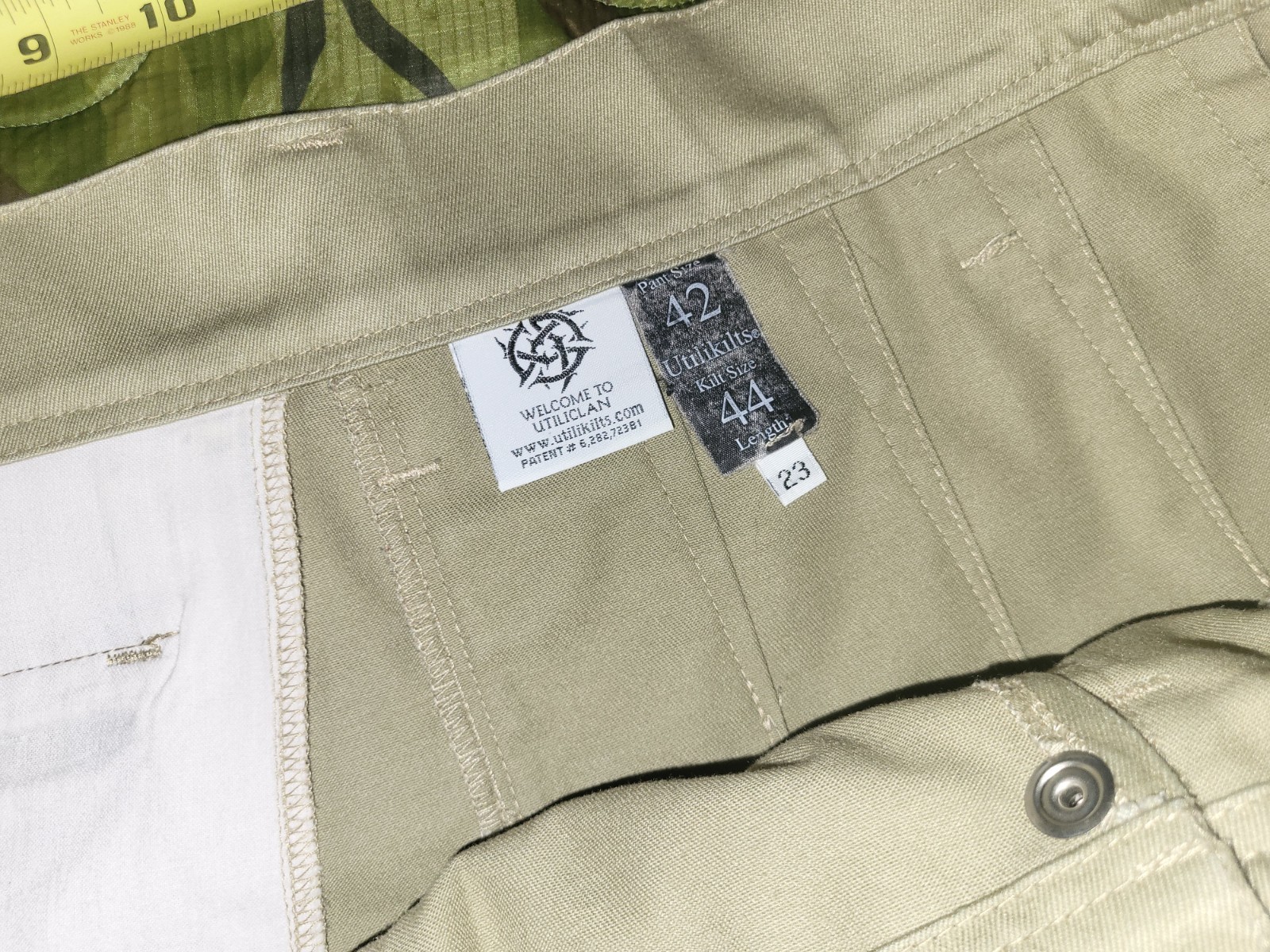 Utilikilt Men’s Khaki Utility Kilt Size 42 x 23 Snap Closure Heavy Duty