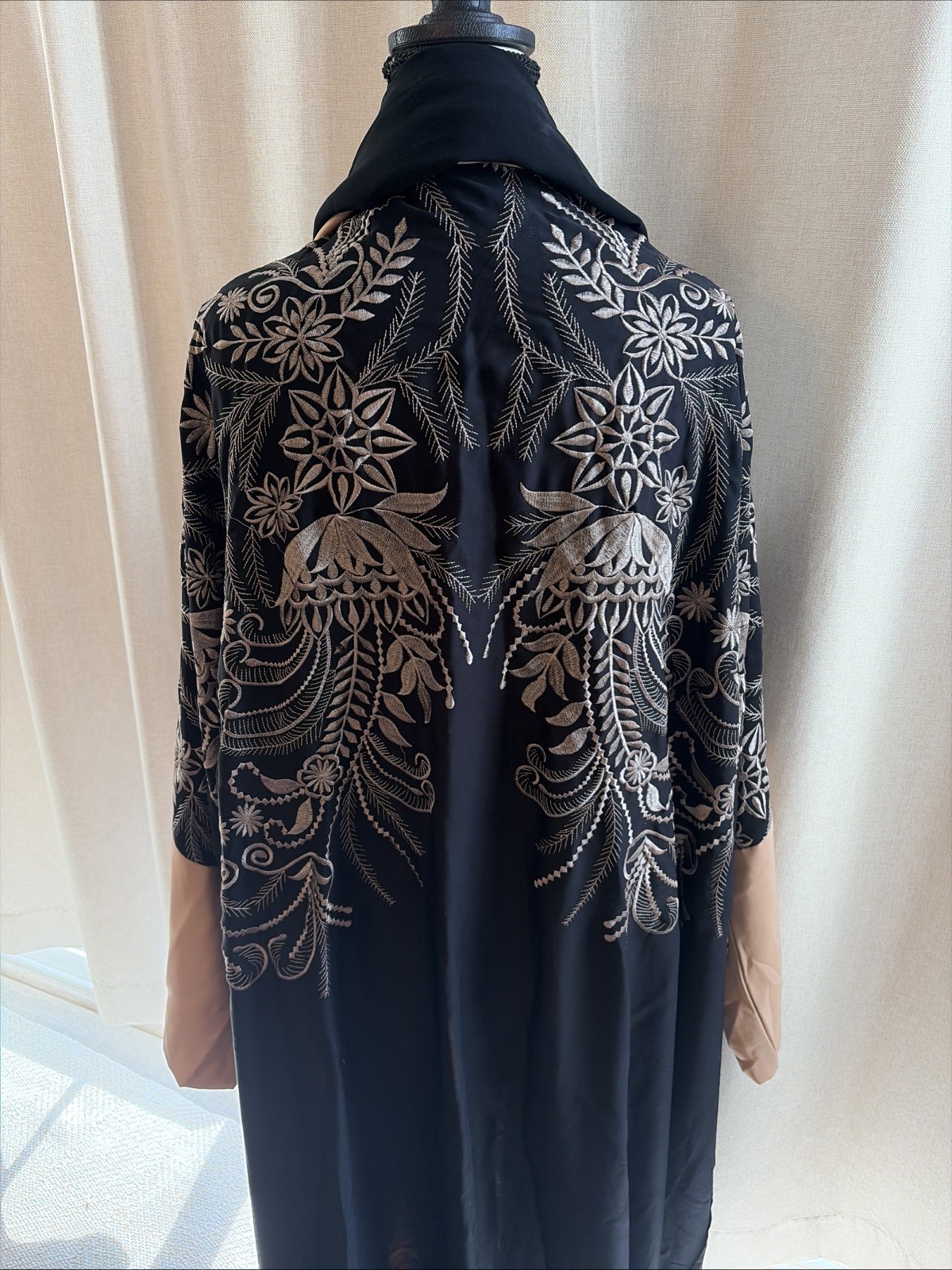 Hayas XL Black And Beige Open Abaya With Floral Embroidery
