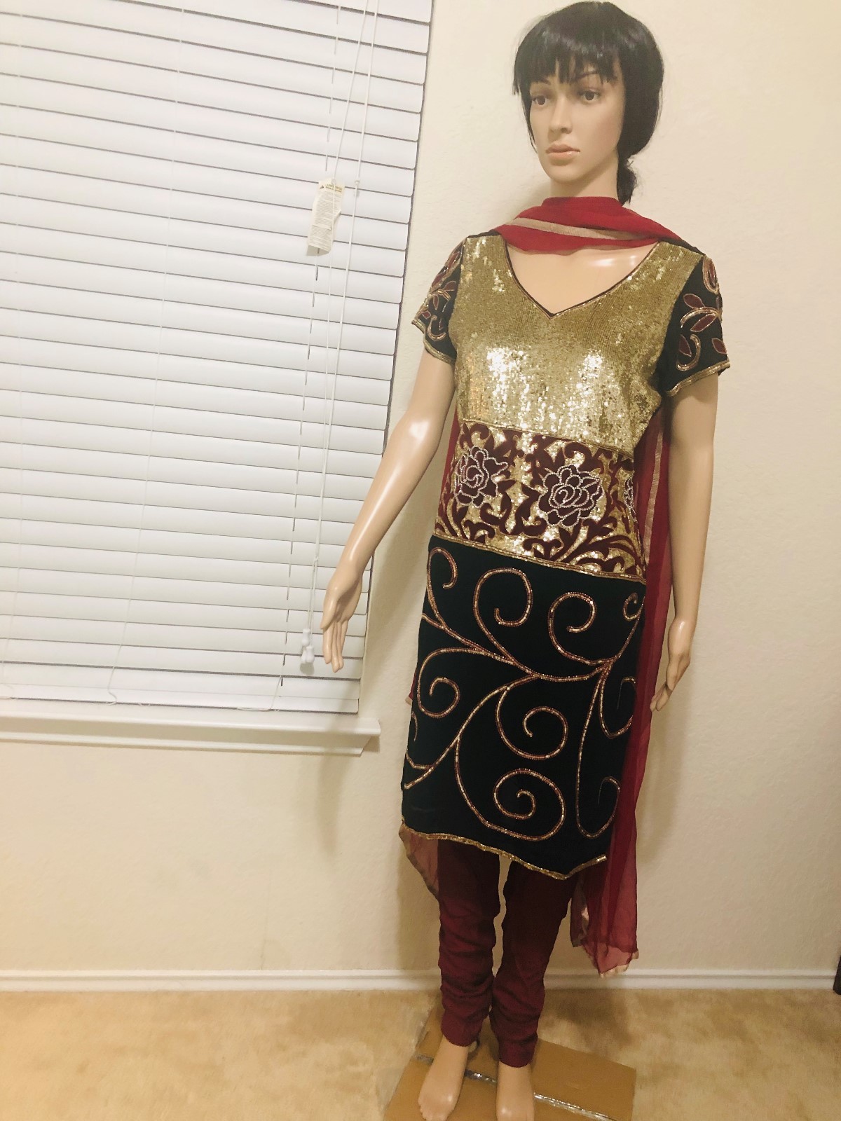 Pure Chiffon Readymade size 6-8 Churidar Indian Suit. Elegant work.